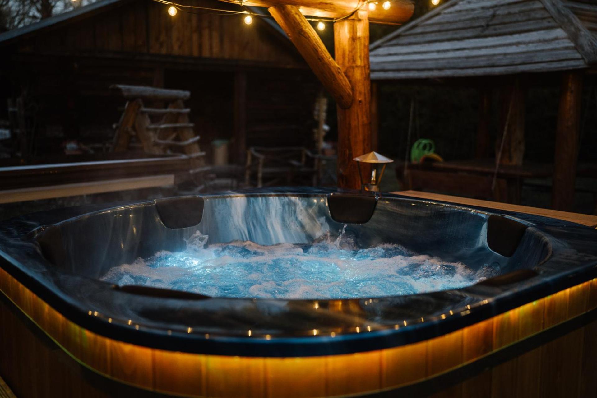 Gazdovsky Dvor B&B S Mini Wellness Bešeňová Esterno foto
